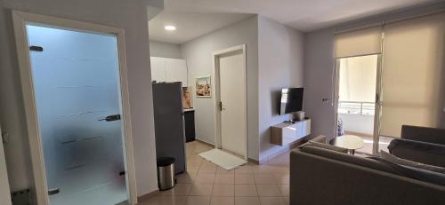 One-Bedroom Apartment image 3