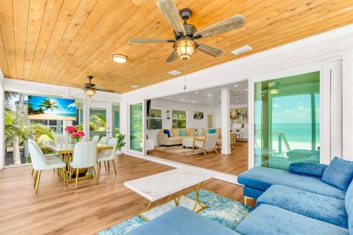 BeachFront Luxury island Home in แคปติวาไอส์แลนด์ (FL)