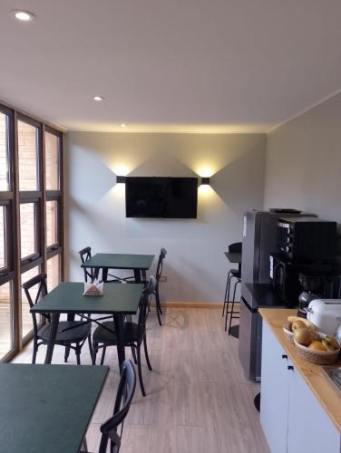 virtuve, Hotel Bacaris in Puerto Trankvilo