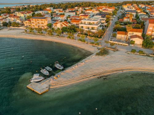 Apartments Dernaj - image 2
