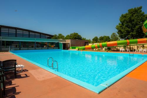 Boshuisje Woodsy Sevenum 6pers - nabij Toverland in เซเวนุม