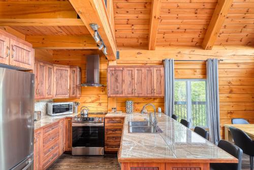 virtuve, Henö Entre spa, lac & forêt (Heno Entre spa, lac & foret) in Saint-Damien (QC)