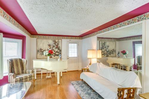 Manistee Forest Retreat: Group-Friendly Lake House in Branch Township (MI)