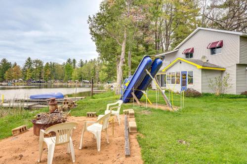 Manistee Forest Retreat: Group-Friendly Lake House in Branch Township (MI)