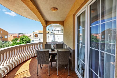 Apartments with parking space Vodice - 13973 - image 3