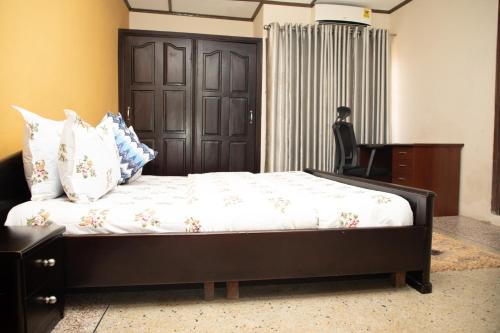 Holy Trinity Guest House - image 2
