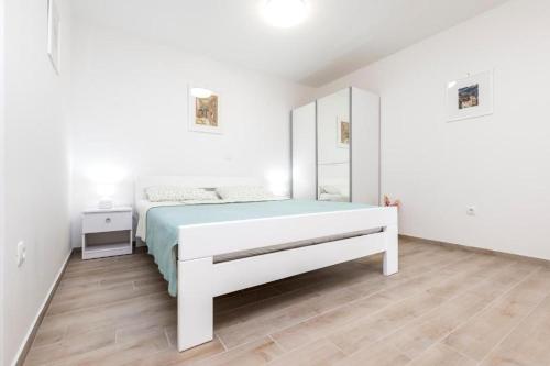 One-Bedroom Apartment with Terrace