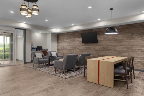 Candlewood Suites - Texas City an IHG Hotel - image 11