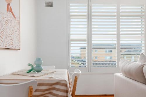 Bright 2-Bed Flat with Balcony in Vaucluse - main image