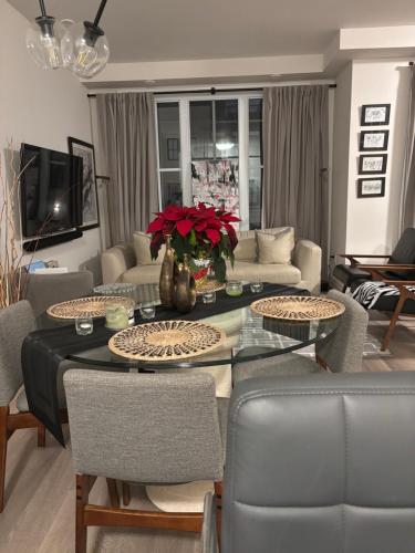 Beautiful Quaint Home in Port Credit, Mississauga – khách sạn tại Port Credit