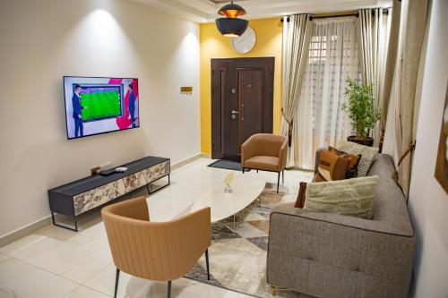 Two-Bedroom Deluxe Apartment image 10
