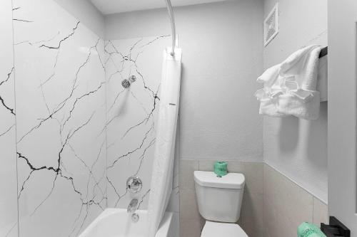 Baymont by Wyndham San Antonio Near Lackland AFB – San Antonio, TX