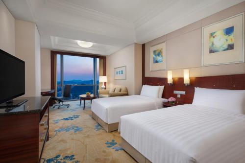 Deluxe Twin Room image 2
