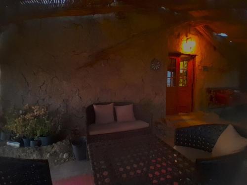 Giza Desert House35Km from Pyramids in Senoures