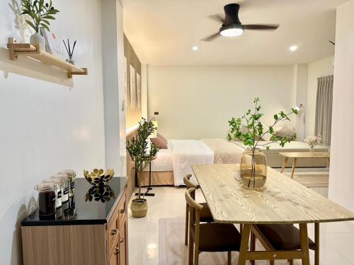 Studio Botanica I 2 mins to SRT, Bangkok (fotografie 4)