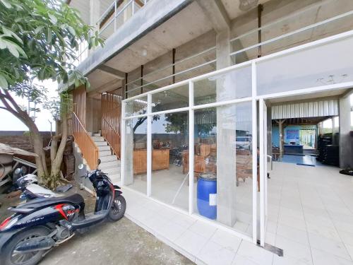 ทางเข้า, RedDoorz @ Sekar Tanjung Homestay Sukoharjo in สุโกฮาร์โจ