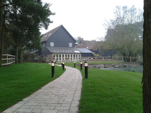 Great Hallingbury Manor - image 8