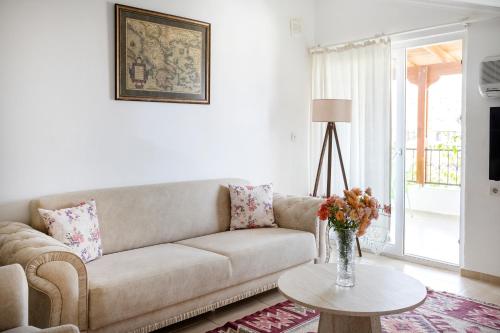 Terrace Apartment with Garden View