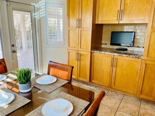 Room in Cheerful 2-bed House - Shared bathroom, Las Vegas (photo 9)