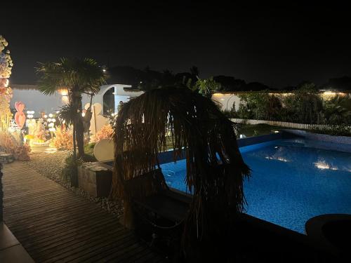 Left Bank La Vie Pool Resort, Шанхай (фото 8)