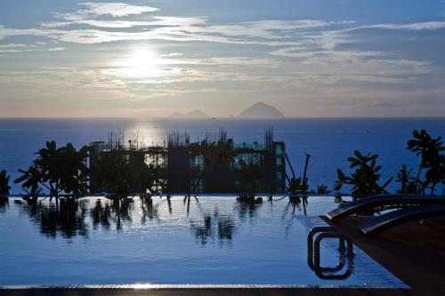 Golden Holiday Hotel
