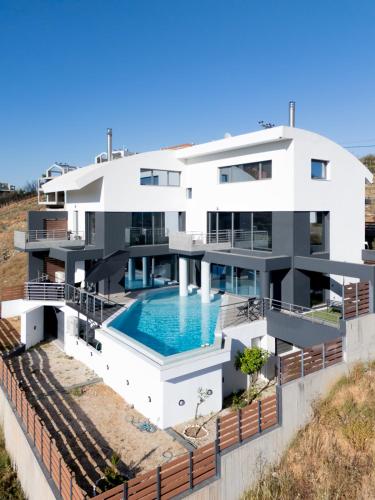 Azure Horizon Villa by A&D Properties gîte à louer Bírza