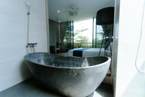 Villa with Private Pool room in FLAMINGO VENUS REORT -BONJOUR XANH Villa - 4 phòng ngủ- Bể bơi riêng-Free vé cổng