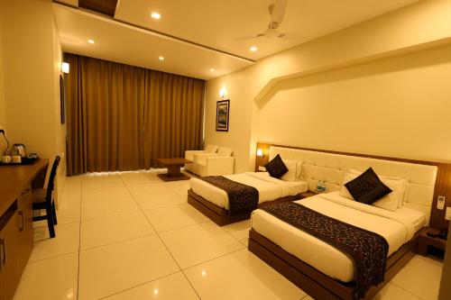 Executive Triple Room image 4