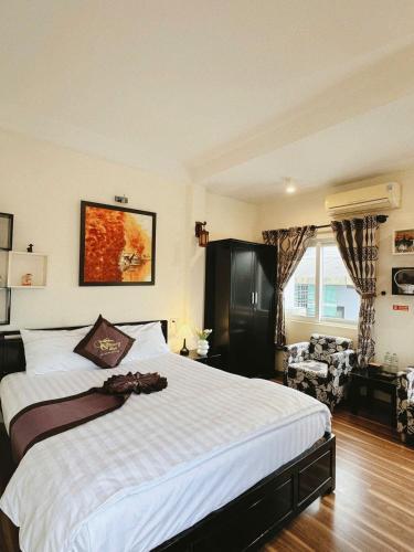 Standard Double Room image 5