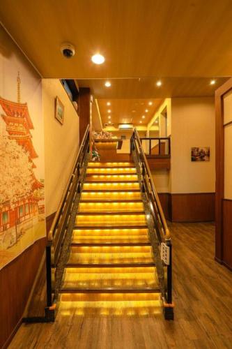 Hotel Naniwa Shinsekaimae