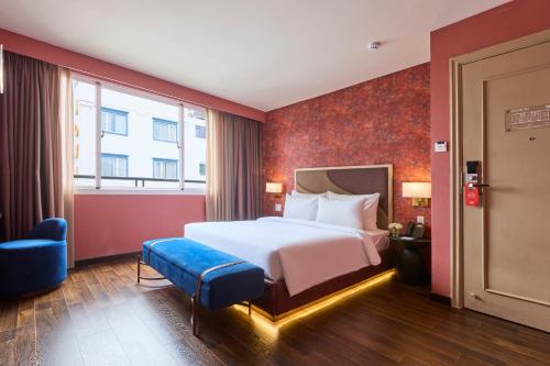KiN Hotel Ly Tu Trong Edition