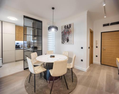 One-Bedroom Apartment image 10