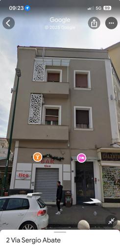 Tuanis, Neapel (Foto 3)