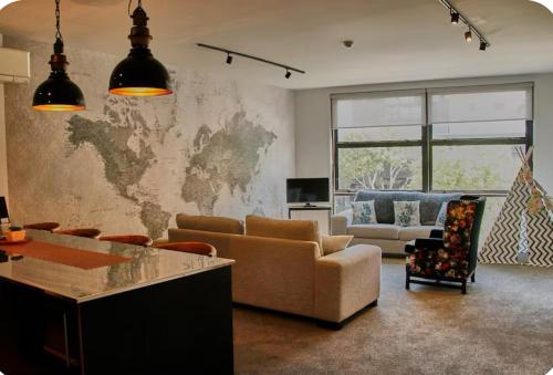 Modern City Loft, 2BR Split, 2 Levels & Parking, Auckland