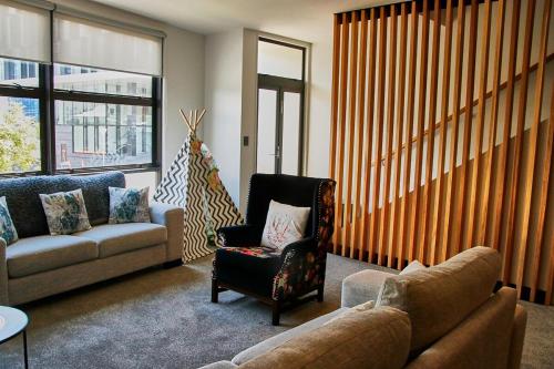 Modern City Loft, 2BR Split, 2 Levels & Parking, Auckland (fotografie 3)
