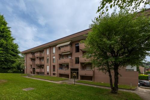 Viesnīcas āriene, Appartamento con terrazzo alle porte di Como in Lipomo