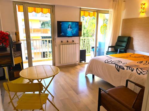 STUDIO BALCON CALME AVEC PARKING 5mn de la MER, Nice (photo 5)