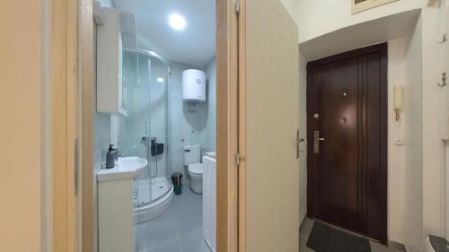 Center Point apartment - image 5