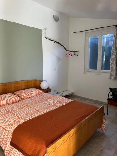 Studio en duplex indépendant (Studio en duplex independant) in Brignoles