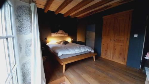 Vakantiehuis in groene oasis in Charensat