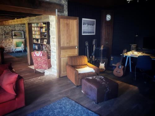 Vakantiehuis in groene oasis in Charensat