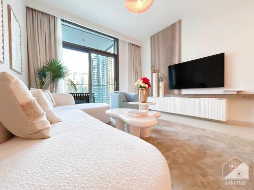 Luxury 4BR Apartment at Burj Crown I Balcony Views, Dubai