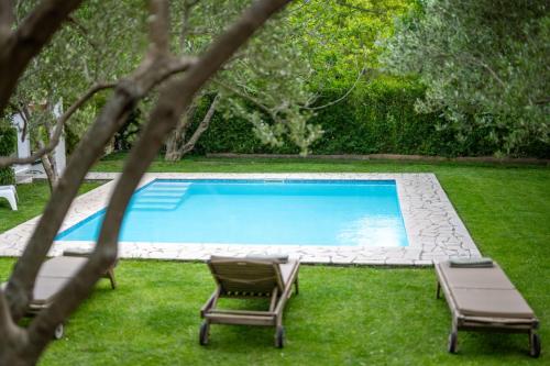 Holiday Home Radic, heated pool united with nature