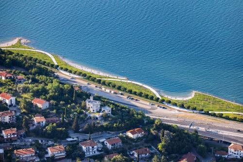 pludmale, Flori Peaceful House - Short, 20' Drive to the Sea in Truske
