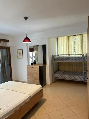 Under Pines - Beach Apartment, Golem