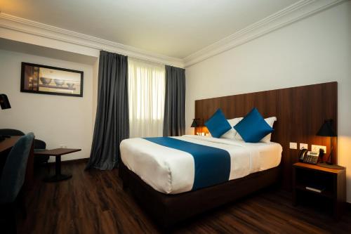 room detail thumbnail 1