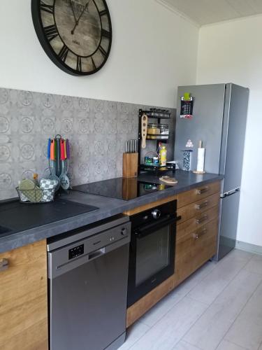 appartement cosy parking privé (appartement cosy parking prive) in Chazey-sur-Ain