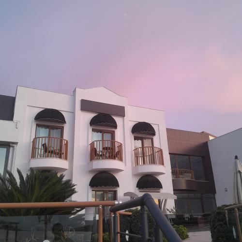 Small Beach Hotel