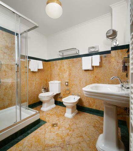 Junior Suite (2 Adults) image 4