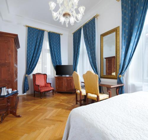 room detail thumbnail 0